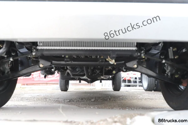 JAC micro truck Domi 1.3L 91ch 4X2(6 roues) gasoline 2.2m double row flatbed small truck Châssis (1) | 86Trucks
