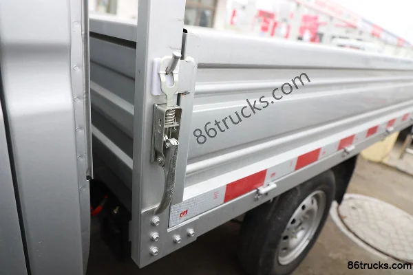 JAC micro truck Domi 1.3L 91ch 4X2(6 roues) gasoline 2.2m double row flatbed small truck Carrosserie (2) | 86Trucks