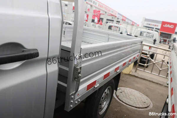 JAC micro truck Domi 1.3L 91ch 4X2(6 roues) gasoline 2.2m double row flatbed small truck Carrosserie (1) | 86Trucks