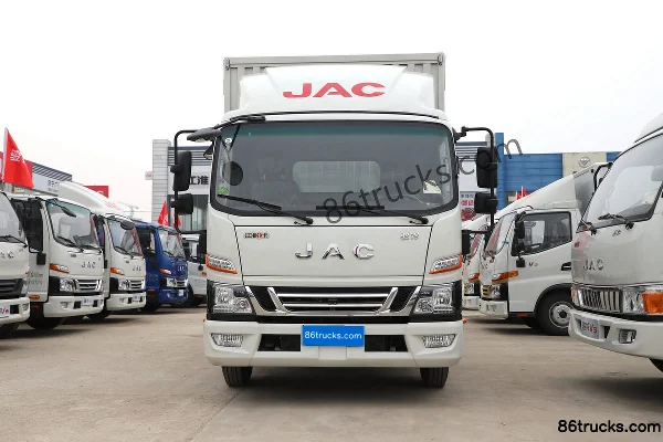 JAC New V7 2.5L Diesel 162 hp 4X2(6 wheels) Xingrui 6-Speed 3.82m Semi-Row Van Light Truck Exterior (2) | 86Trucks
