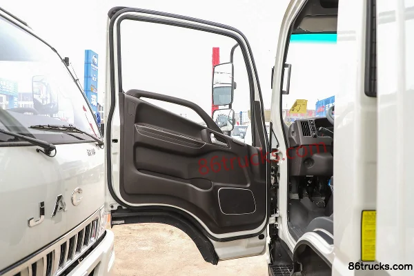 JAC New V7 2.5L Diesel 162 hp 4X2(6 wheels) Xingrui 6-Speed 3.82m Semi-Row Van Light Truck Cab (1) | 86Trucks