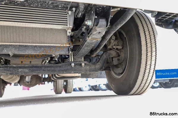 JAC New V7 2.5L Diesel 162 hp 4X2(6 wheels) Xingrui 6-Speed 3.82m Semi-Row Van Light Truck Chassis (3) | 86Trucks