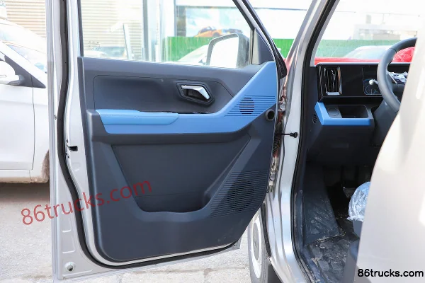 Foton Xiangling Q Integrated Comfort 1.6L 120hp 4X2(6 wheels) Gasoline 3.1m Single Row Van Mini Truck Cab (2) | 86Trucks