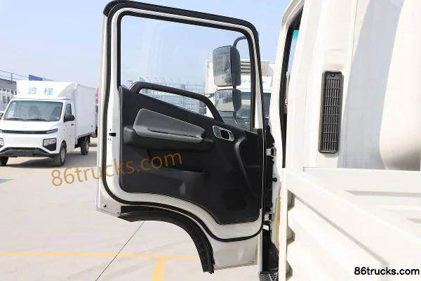 FARIZON Xingzhi H8E Zhiyun Edition 4.5T 4.15m Single Row Pure Electric Flatbed Light Truck 89.12kWh 4X2(6 wheels) Interior (1) | 86Trucks