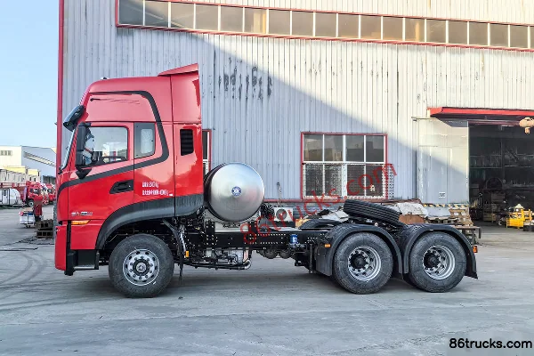 Dongfeng Commercial Vehicle Tianlong KL Heavy Truck 460 hp 6X4(10 wheels) LNG Dangerous Goods Tractor Truck Exterior (3) | 86Trucks