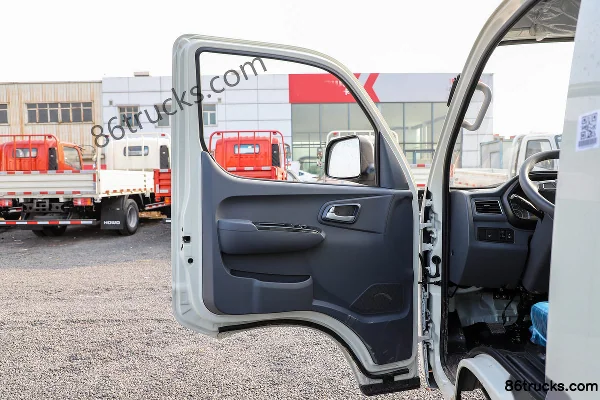Foton Xiangling M1 Pro Deluxe 1.6L 122hp 4X2(6 wheels) Gasoline 2.55m Double Row Fence Box Micro Truck (Dual Rear Wheels) Cab (1) | 86Trucks