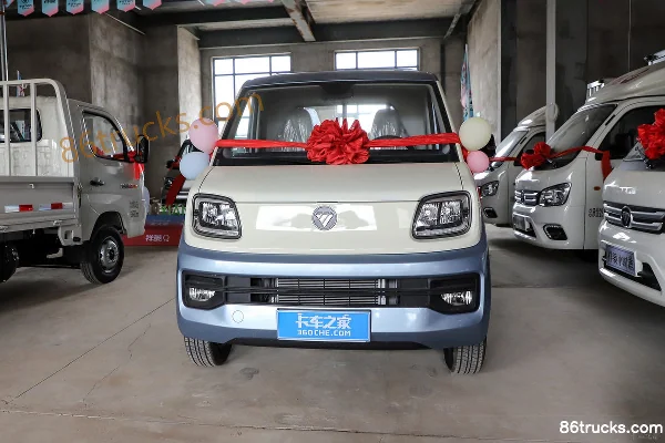 Foton Xiangling Q Split Basic 1.3L 91hp 4X2(6 wheels) Gasoline 2.8m Single Row Flatbed Truck (Single Rear Tire) Exterior (2) | 86Trucks
