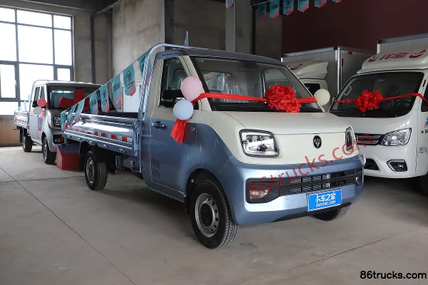 Foton Q Split Body Luxury Type 1.6L gasoline 120 hp 4X2(6 wheels) Landai 5-speed 3.2m single row flatbed micro truck Ext