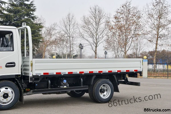 JAC H3 2.3L Diesel 143hp 4X2(6 wheels) WLY 5-Speed 3.47m Crew Cab Wing Van Light Truck Body (1) | 86Trucks