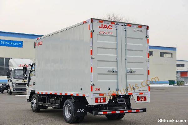JAC H5 2.5L diesel 155 hp 4X2(6 wheels) WLY 8-speed 3.82m double-row van light truck Body (3) | 86Trucks