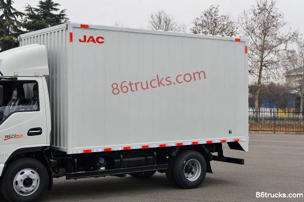 JAC H5 2.5L diesel 155 hp 4X2(6 wheels) WLY 8-speed 3.82m double-row van light truck Body (1) | 86Trucks