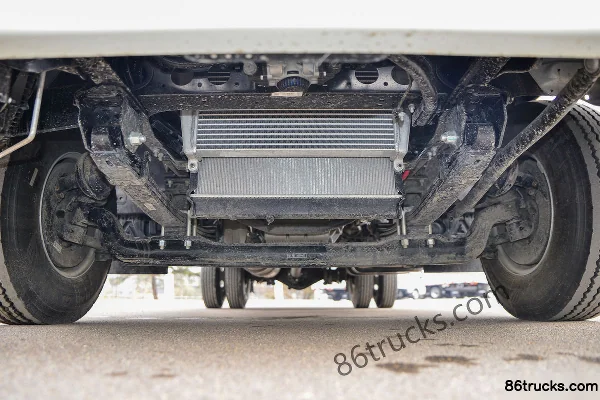 JAC Shuailing Q6 Champion Edition 170hp 4X2(6 wheels) 4.18m Single Row Flatbed Light Truck Chassis (1) | 86Trucks