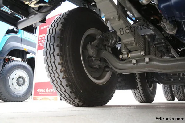 Sinotruk HOWO V5-X 245hp 6X2(8 wheels) 5.3m Dump Truck Chassis (2) | 86Trucks
