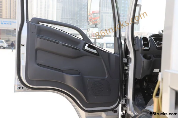 Lanqing Light Truck Long N 140 hp 4X2(6 wheels) 4.18m Single Row Flatbed Light Truck (Medium Body) Cab (2) | 86Trucks