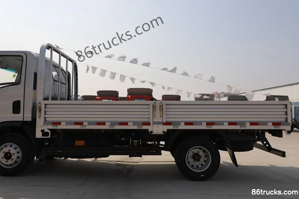 Lanqing Light Truck Long N 140 hp 4X2(6 wheels) 4.18m Single Row Flatbed Light Truck (Medium Body) (1) | 86Trucks