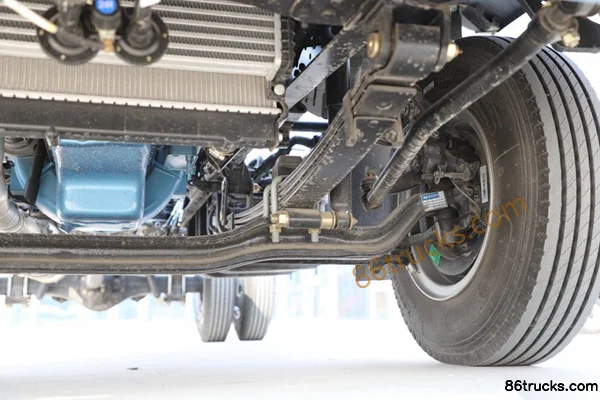 Lanqing Light Truck H Series 170 hp 4X2(6 wheels) 4.18m Single Row Stake Truck (Fast Gear 8-speed) Chassis (3) | 86Trucks