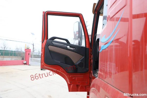 FAW Jiefang Qingdao Han VH Cold Region Edition 460 hp 6X4(10 wheels) CNG tractor truck Cab (1) | 86Trucks