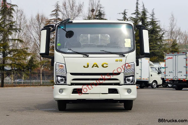 JAC Shuailing Q6 130hp 4X2(6 wheels) 3.85m crew cab flatbed light truck Exterior (2) | 86Trucks