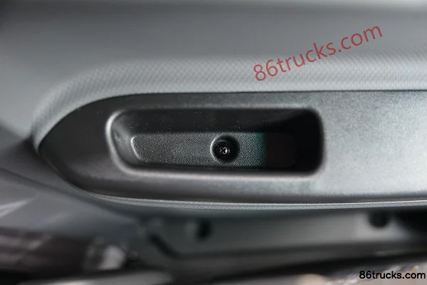 JAC Shuailing Q6 130hp 4X2(6 wheels) 3.85m crew cab flatbed light truck (3) | 86Trucks