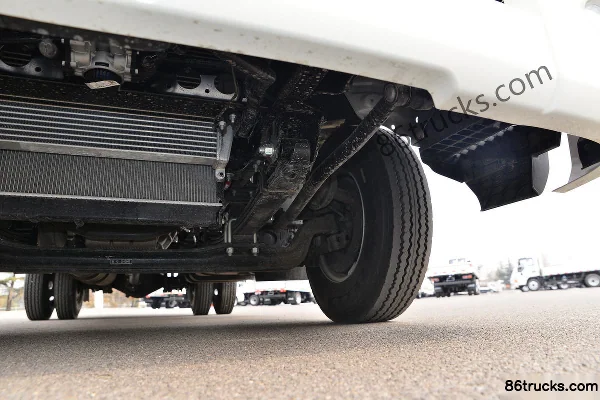JAC Shuailing Q6 130hp 4X2(6 wheels) 3.85m crew cab flatbed light truck Chassis (3) | 86Trucks