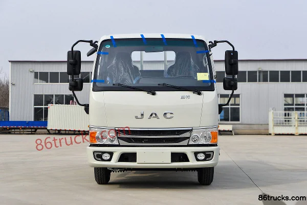 JAC Chuangfu Star H3 140 hp 4X2(6 wheels) 3.47m Semi-row Flatbed Light Truck Exterior (2) | 86Trucks