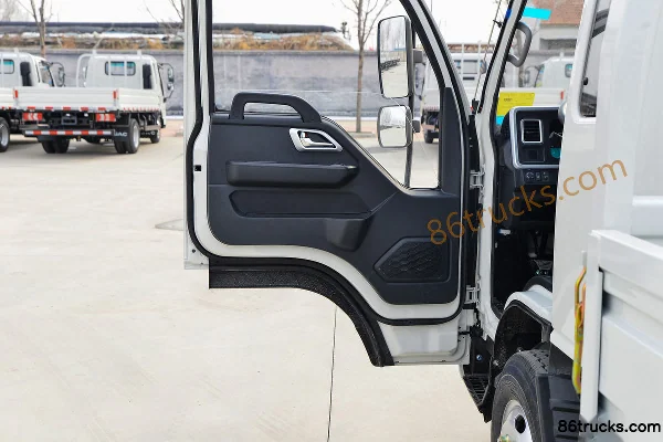 JAC Chuangfu Star H3 140 hp 4X2(6 wheels) 3.47m Semi-row Flatbed Light Truck Cab (2) | 86Trucks