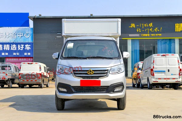 Changan Kuayue Xinbao T3 version standard 1.5L essence 112 ch 4X2(6 roues) 2,37 m cabine double à ailes ouvrantes micro camion (roue arrière
