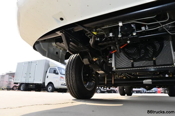 Changan Kuayue D5 Édition Confort 1.6L 122 ch 4X2(6 roues) Camion fourgon micro 3,385 m à cabine simple (China VI) Châssis (2) | 86Trucks