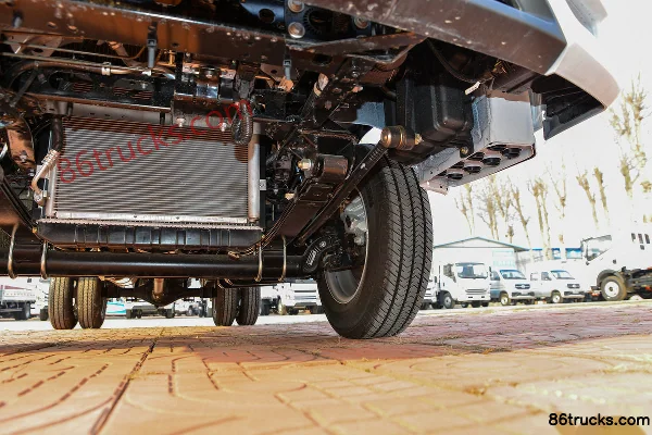 Yuejin Fuxing S100Q 2L 150hp 4X2(6 wheels) Gasoline 4.2m single-row flatbed mini truck Chassis (3) | 86Trucks