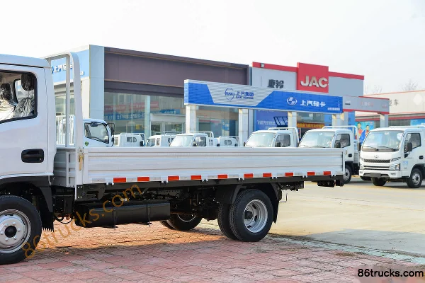 Yuejin Fuxing S100Q 2L 150hp 4X2(6 wheels) Gasoline 4.2m single-row flatbed mini truck Body (1) | 86Trucks