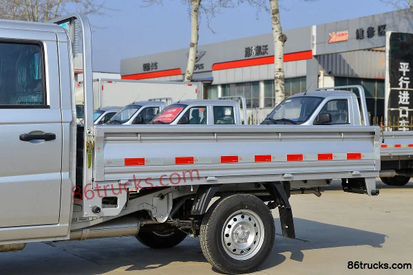 Foton Xiangling V 1.5L 115hp 4X2(6 wheels) Gasoline 2.53m Double Row Flatbed Mini Truck (China VI) Body (1) | 86Trucks