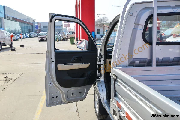 Changan Kuayue Xinbao T3 PLUS Flagship Edition 1.6L Gasoline 122 hp 4X2(6 wheels) Dongan 5-Speed Hydraulic Brake 2.52m Double Row Stake Truc