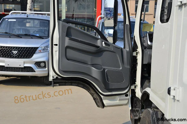 JAC Shuailing S7 136 hp 4X2(6 wheels) 3.79m semi-row van light truck (China VI) Cab (2) | 86Trucks