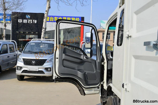 JAC Shuailing S7 136 hp 4X2(6 wheels) 3.79m semi-row van light truck (China VI) Cab (1) | 86Trucks