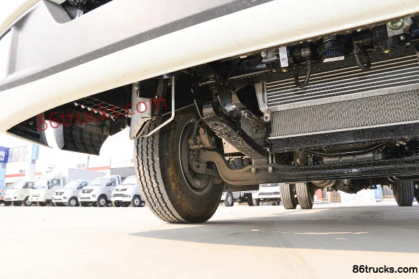 JAC Shuailing S7 136 hp 4X2(6 wheels) 3.79m semi-row van light truck (China VI) Chassis (2) | 86Trucks