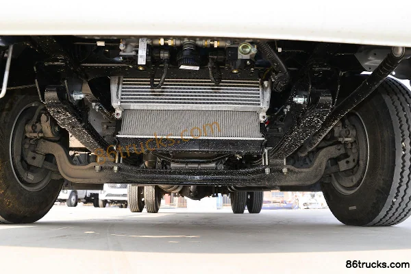 JAC Shuailing S7 136 hp 4X2(6 wheels) 3.79m semi-row van light truck (China VI) Chassis (1) | 86Trucks