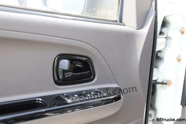 Kama Junhang ES7 3.2T 2-seat 5.265m pure electric panel van 41.932kWh Cab (2) | 86Trucks