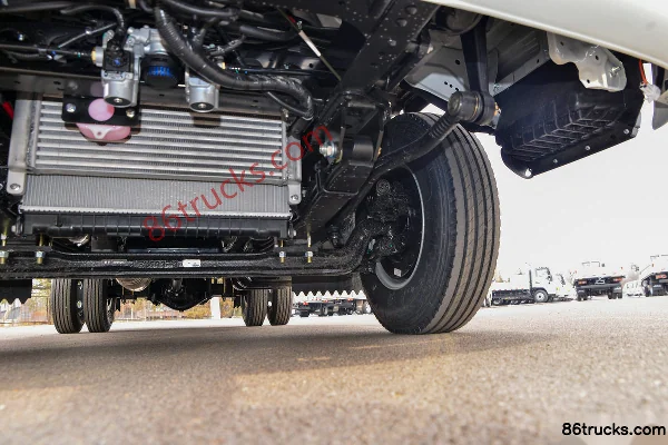 JAC Chuangfu Star H5 155 ch 4X2(6 roues) camion plateau simple cabine 4,18 m (WLY 8 vitesses) Châssis (3) | 86Trucks