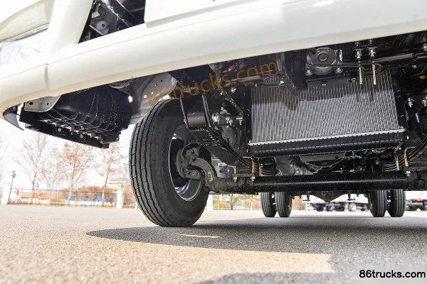 JAC Junling Golden Ingot 1.8L 130 hp 4X2(6 wheels) gasoline 3.7m single row flatbed light truck Chassis (2) | 86Trucks