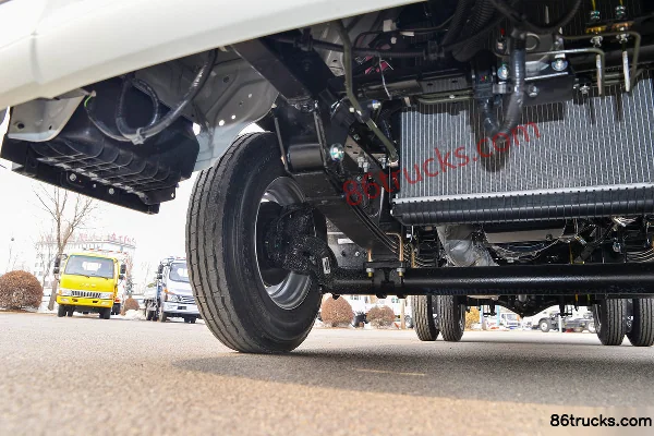 JAC Junling V3 Jinyuanbao 1.8L 130 hp 4X2(6 wheels) Gasoline 3.62m Semi-row Flatbed Light Truck Chassis (2) | 86Trucks