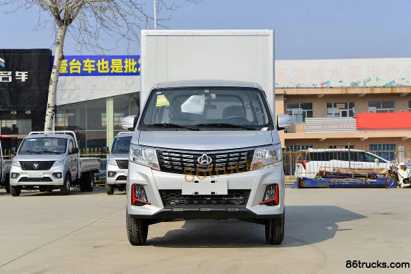 Changan Kuayue Xinbao T3 PLUS 1.6L essence 122 ch 4X2(6 roues) 3,04 m cabine simple fourgon léger Extérieur (2) | 86Trucks