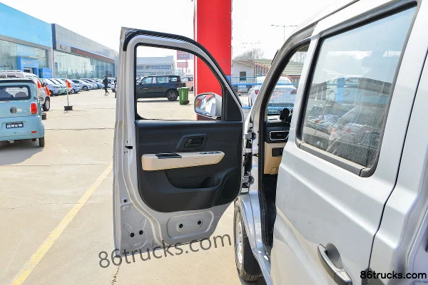 Changan Kuayue Xinbao T3 PLUS Version Flagship 1,6L essence 122ch 4X2(6 roues) 2,52m camion plateau double cabine micro (Yuan Huaihai Power)