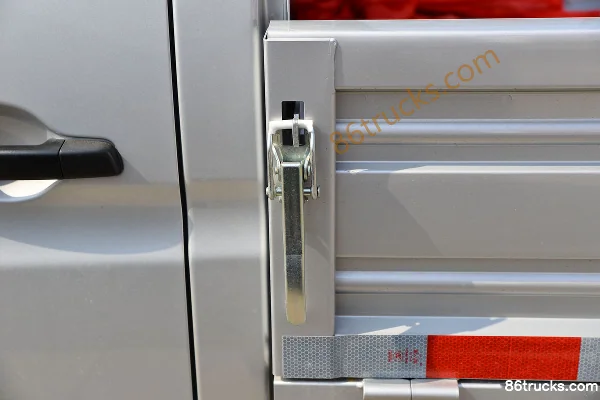 Changan Kuayue Xinbao T3 PLUS Version Flagship 1,6L essence 122ch 4X2(6 roues) 2,52m camion plateau double cabine micro (Yuan Huaihai Power)