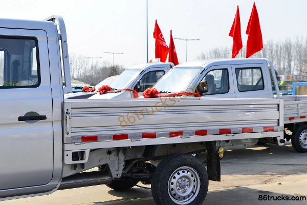 Changan Kuayue Xinbao T3 PLUS Version Flagship 1,6L essence 122ch 4X2(6 roues) 2,52m camion plateau double cabine micro (Yuan Huaihai Power)
