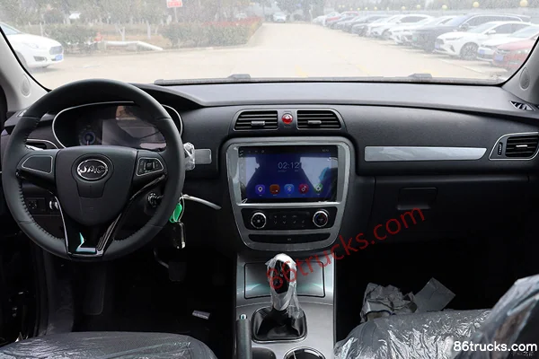 JAC T6 EV 2024 Luxury Edition 2WD Double Row Pure Electric Pickup Truck 65.3kWh Cab (1) | 86Trucks