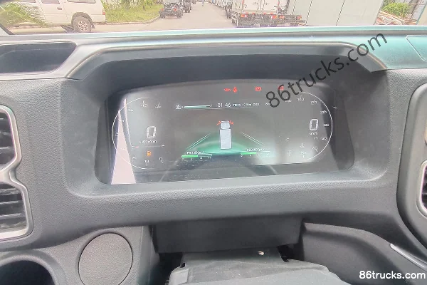 Qingling Lingka 2024 150 hp 4X2(6 wheels) 4.13m Single Row Flatbed Light Truck Cab (2) | 86Trucks