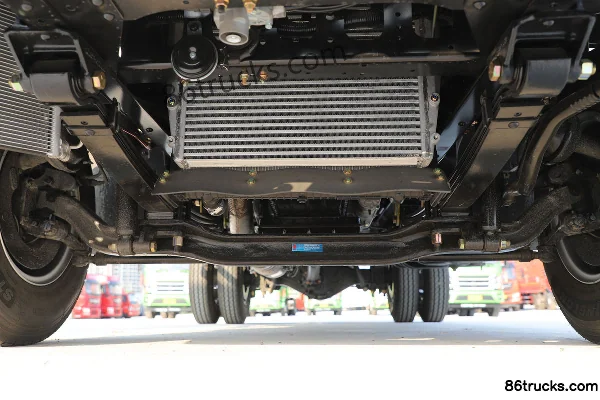 Dongfeng Furui Ka F6 155 hp 4X2(6 wheels) 4.2m single-row flatbed light truck Chassis (1) | 86Trucks