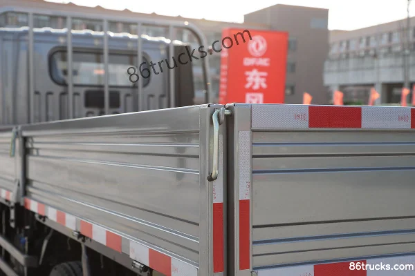 Dongfeng Furui Ka F6 155 hp 4X2(6 wheels) 4.2m single-row flatbed light truck Body (3) | 86Trucks
