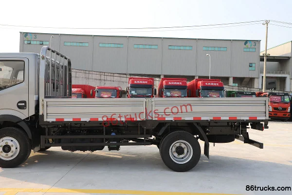 Dongfeng Furui Ka F6 155 hp 4X2(6 wheels) 4.2m single-row flatbed light truck Body (1) | 86Trucks