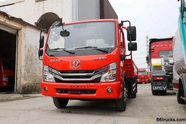 Dongfeng Duolika D6-S 115 hp 4X2(6 wheels) 3.8m Single Row Flatbed Light Truck (China VI) Exterior (3) | 86Trucks